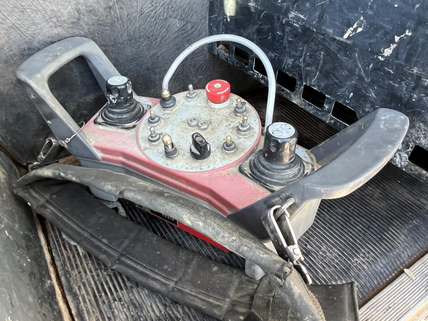 ./imagenes/INVOICE/2019/18014/AMION MAC 242 CON BOMBA DE CONCRETO PUTZMEISTER Z (51).JPG